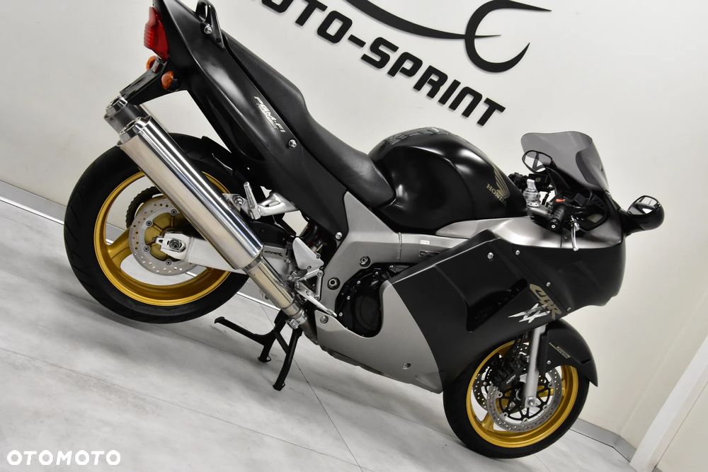 Honda CBR - 9