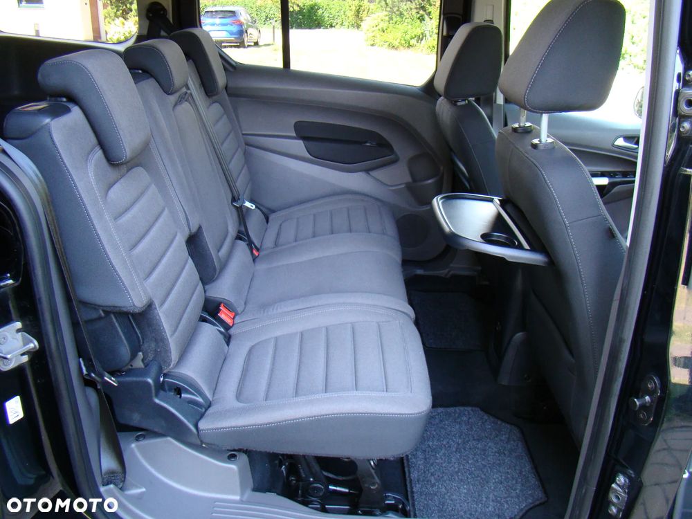 Ford Tourneo Connect Grand - 29