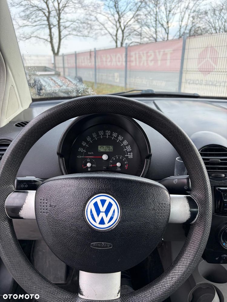 Volkswagen New Beetle 2.0 - 11