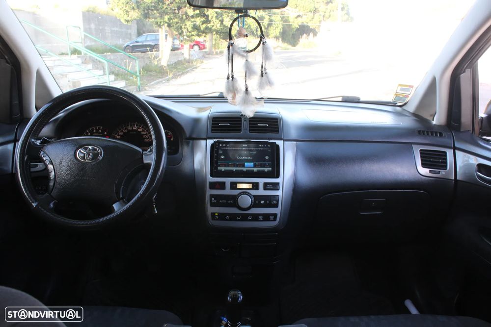 Toyota Avensis Verso 2.0 D-4D Sol - 7