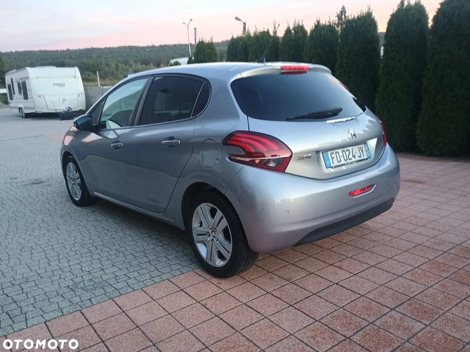Peugeot 208 - 7