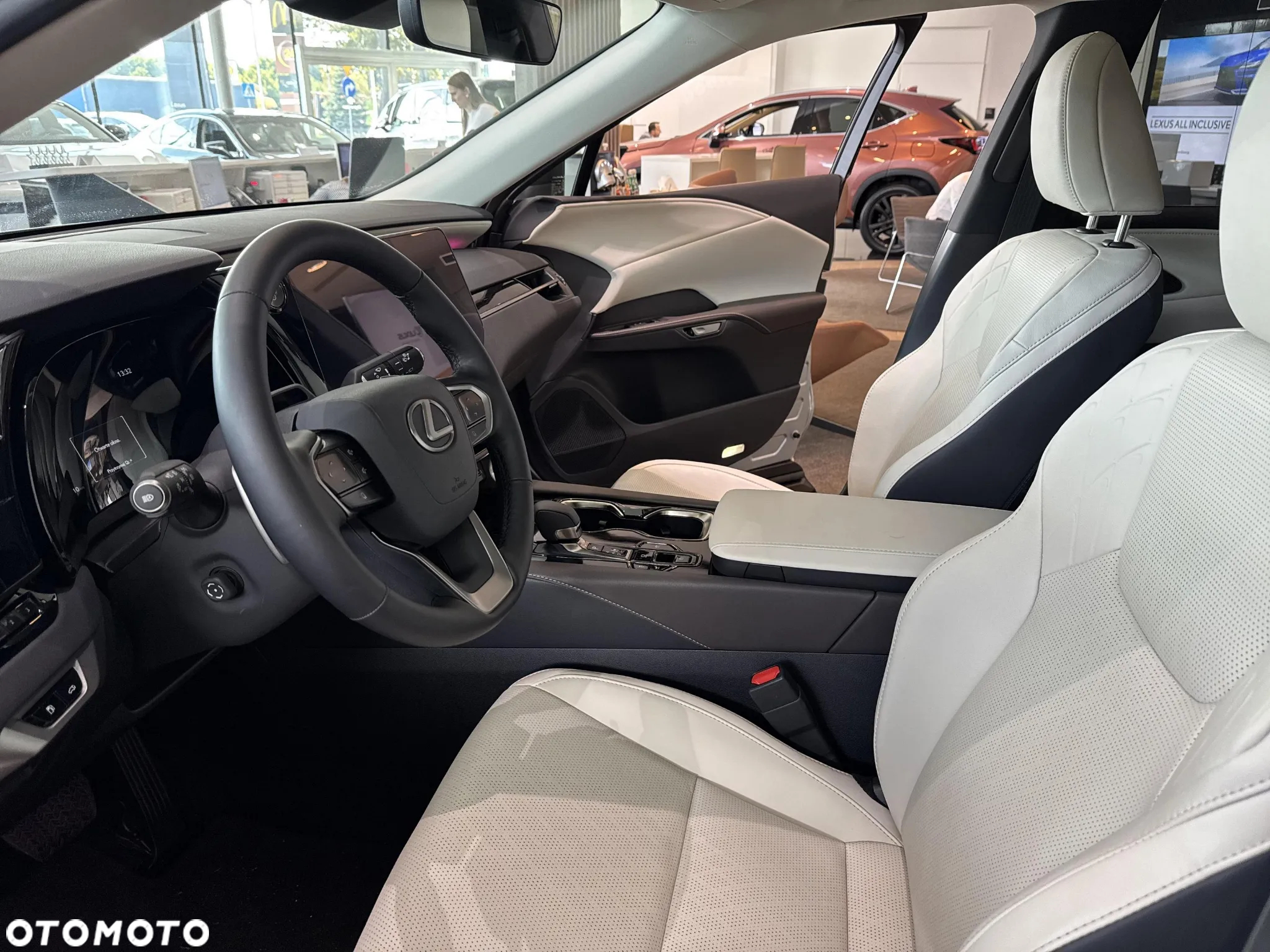 Lexus RX - 15