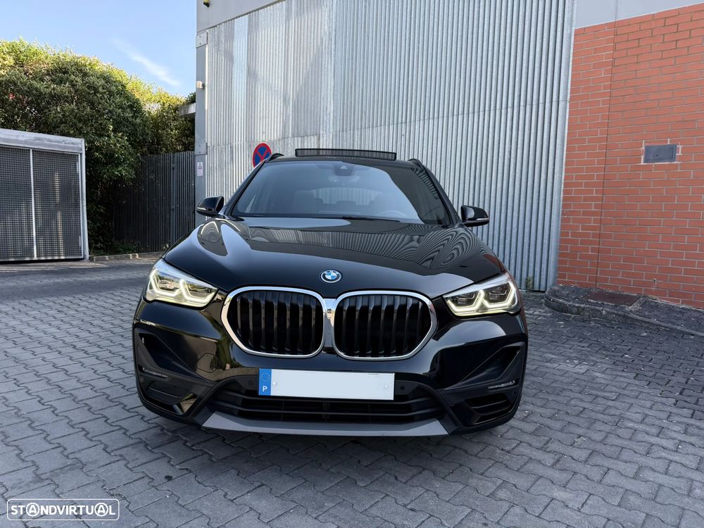 BMW X1 xDrive25e Sport Line - 2