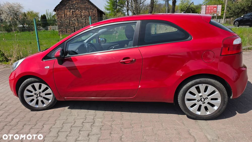 Kia Rio 1.2 Dream Team Edition - 25