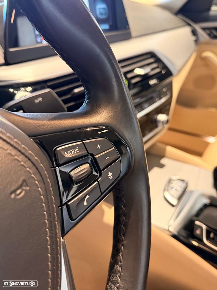 BMW 520 d Line Luxury Auto - 43