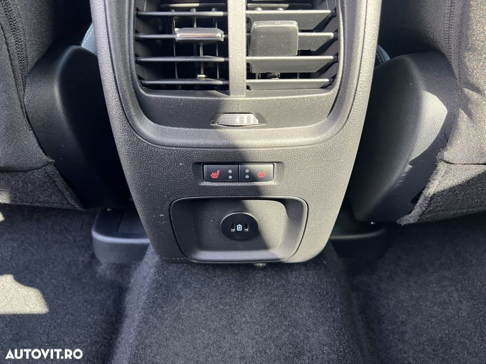 Ford Kuga - 28
