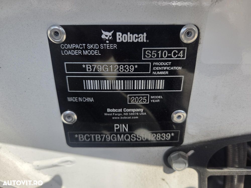 Bobcat S510, 2025, NOU, ridica 800kg, Masa operationala 3t, ANVELOPE PLINE, cabina inchisa cu AER CONDITIONAT, latime 1,7m, lungime 3,3m, inaltime 2m, motor KUBOTA 50CP, cupla rapida, furci, Jouystickuri, posibil leasing 4 ani-PROMOTIE 42.900 EUR+Tva - 21