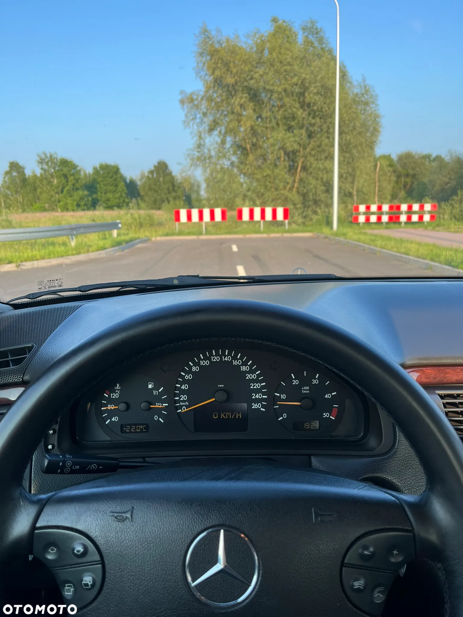 Mercedes-Benz Klasa E - 22