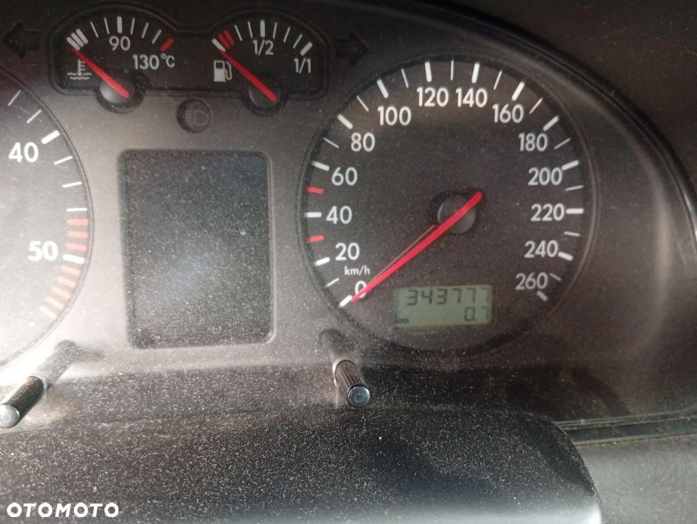 Volkswagen Passat 1.9 TDI CL - 10