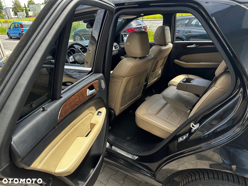 Mercedes-Benz ML - 14