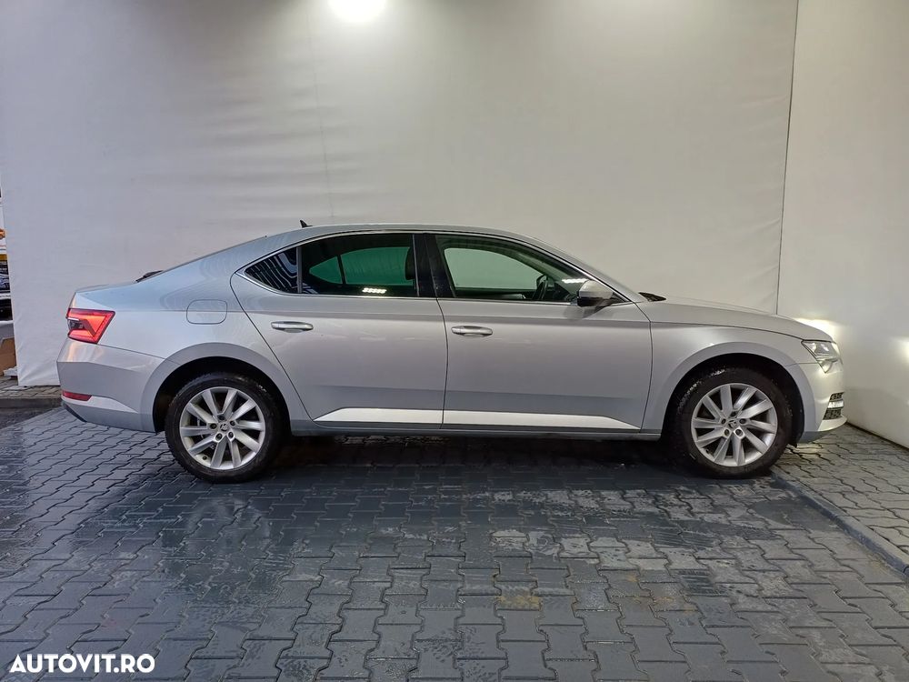 Skoda Superb 1.5 TSI DSG Ambition - 38