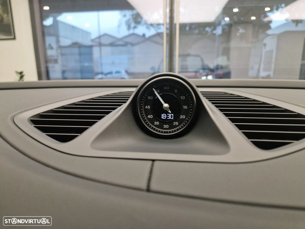 Porsche Macan Electric 4 - 26