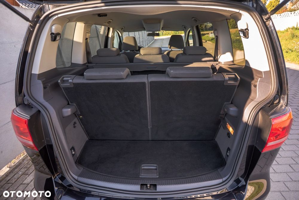 Volkswagen Touran 2.0 TDI DPF Cross DSG - 32