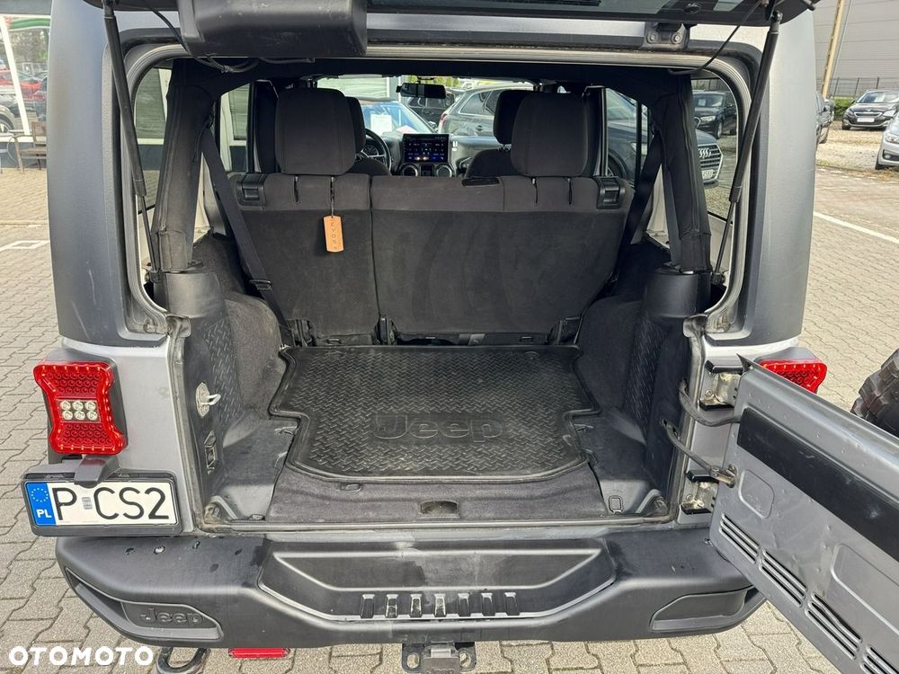 Jeep Wrangler - 29