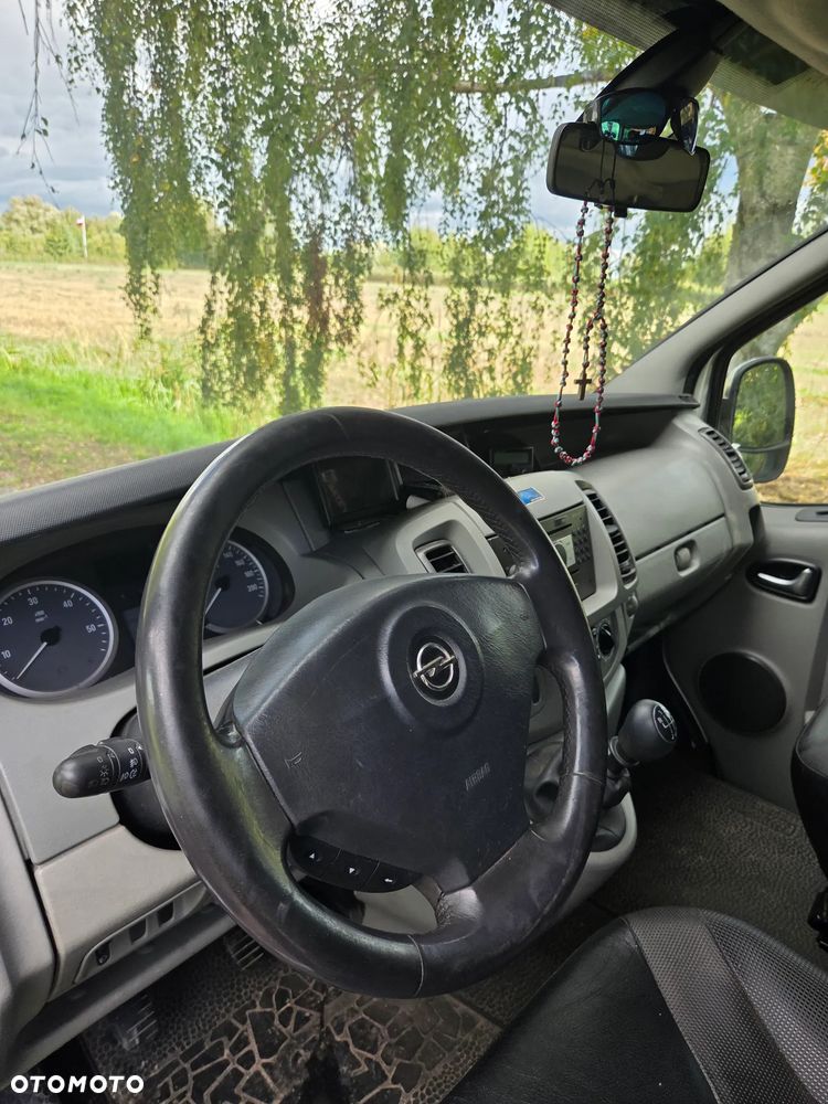 Opel Vivaro - 10