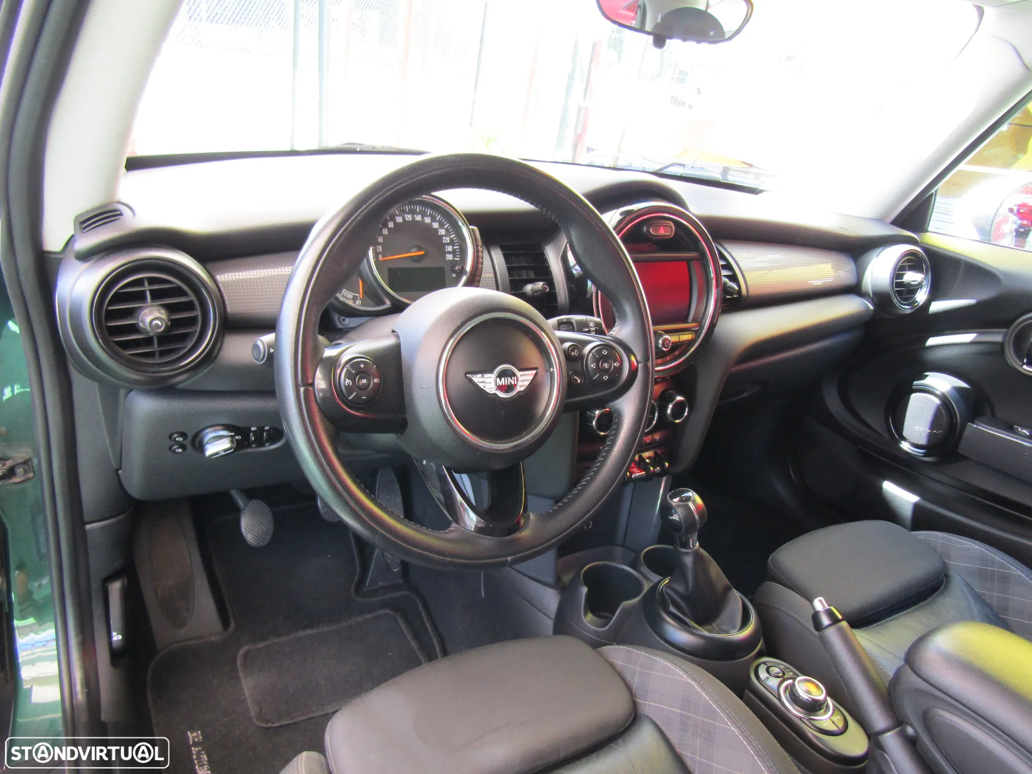 MINI 3 Portas Cooper D - 18
