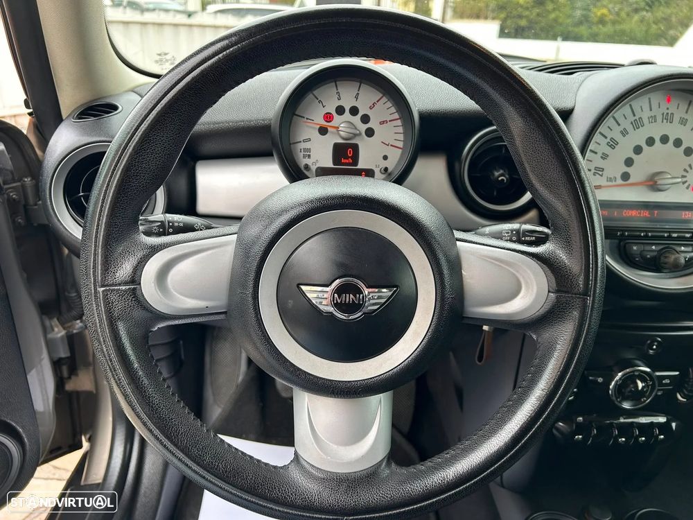 MINI 3 Portas One D - 21