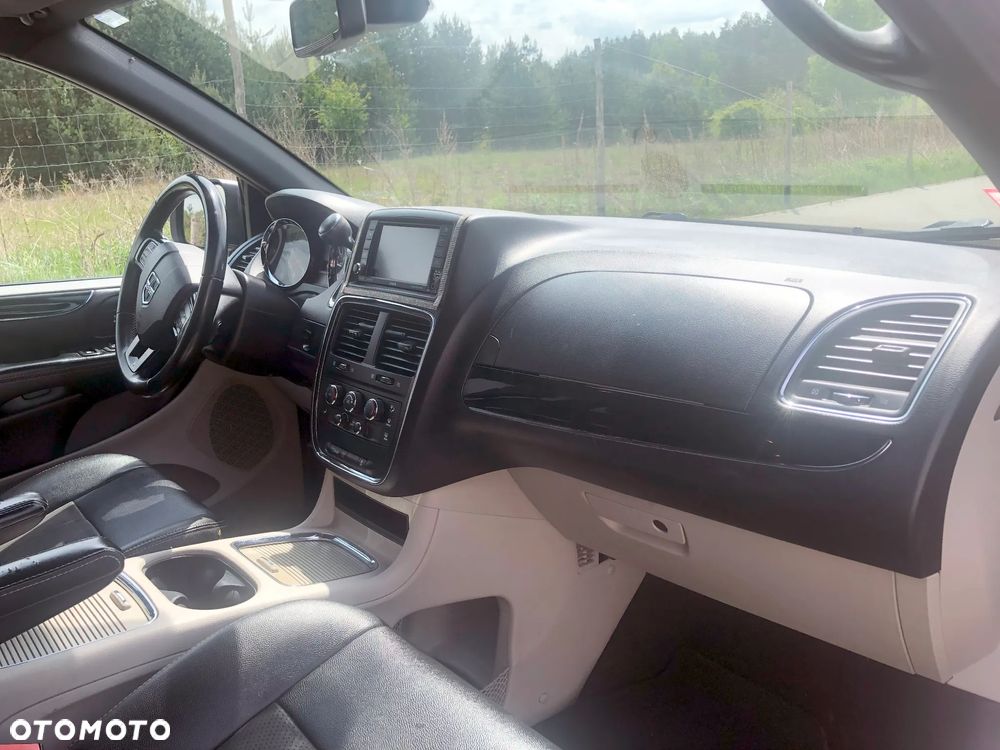 Dodge Grand Caravan - 15