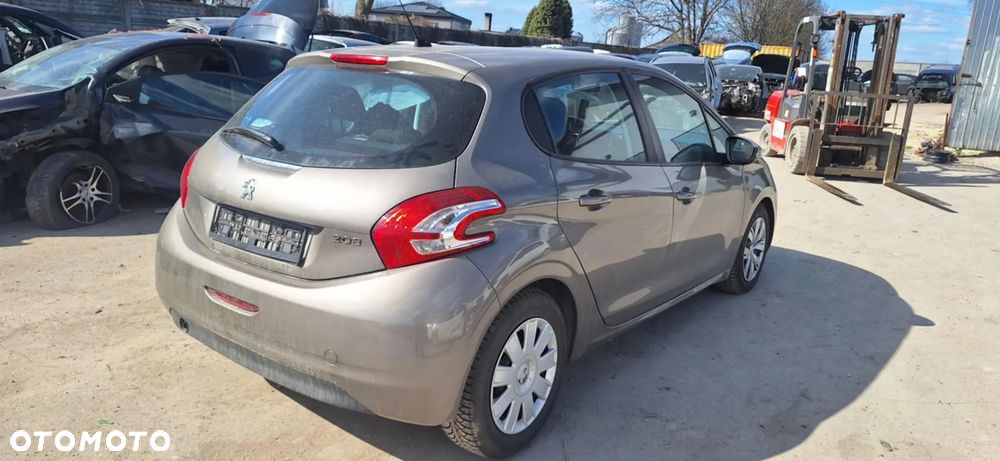 PEUGEOT 208 KCL pas tył tylny podłoga wanna - 2