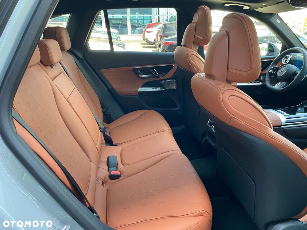 Mercedes-Benz GLC - 25