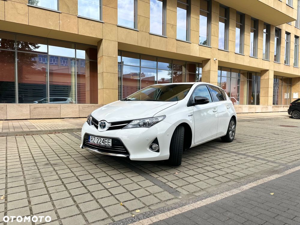 Toyota Auris 1.8 HSD Luna - 1