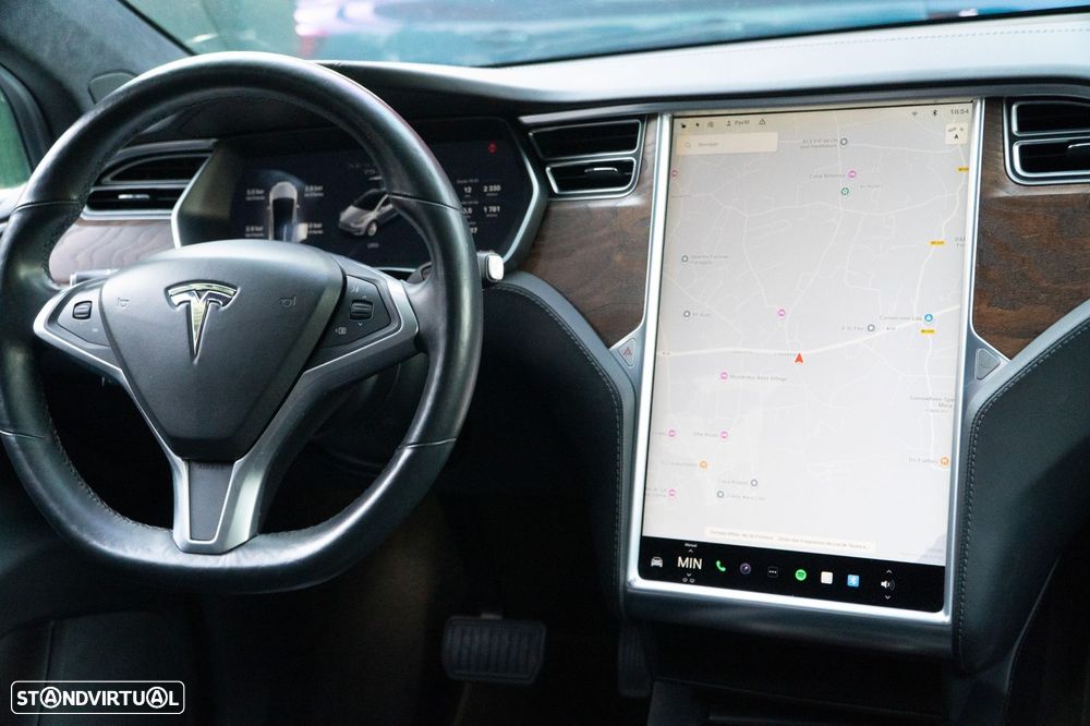 Tesla Model X 75D AWD - 18