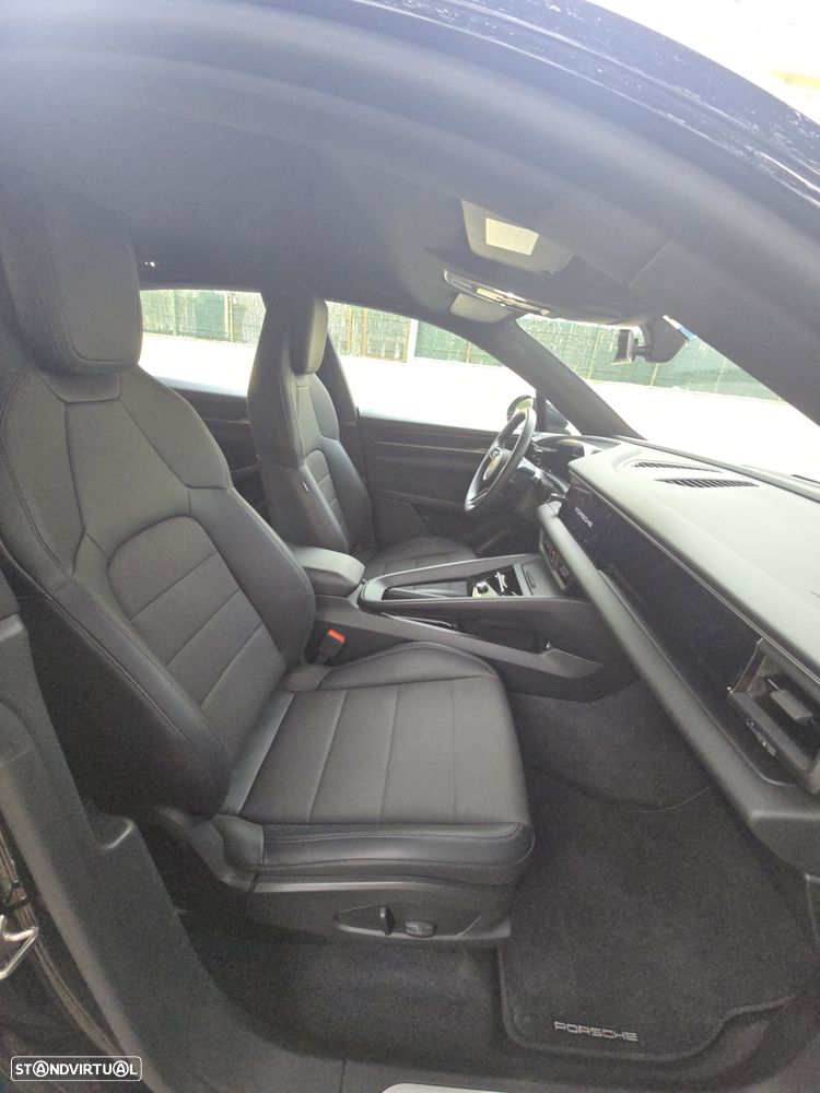 Porsche Macan Electric - 16