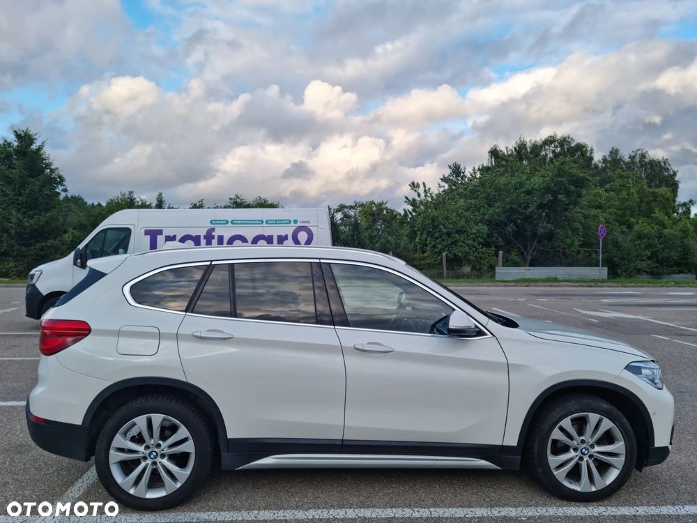 BMW X1 sDrive18d Business Edition - 4