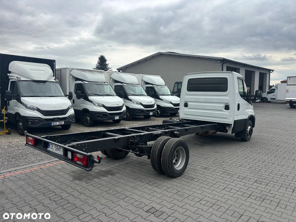 Iveco 70C17,,70C18,,70C15,,72C17,,50C17,,35C17,,35C15 PODWOZIE DO ZABUDOWY  WYWROTKA SKRZYNIA LADUNKOWA KONTENER CHLODNIA 70 SZTUK NA PLACU - 4