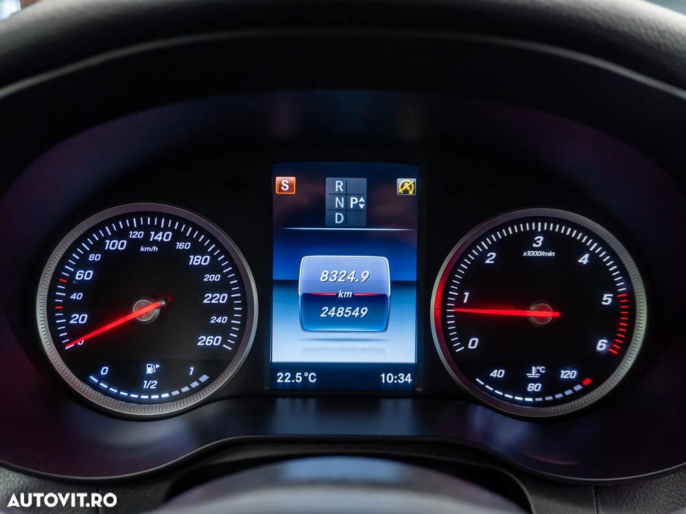 Mercedes-Benz GLC 220 d 4MATIC - 29