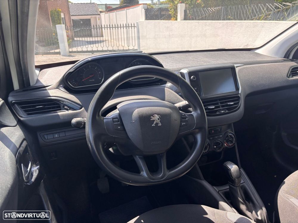 Peugeot 208 1.4 HDi Allure - 23