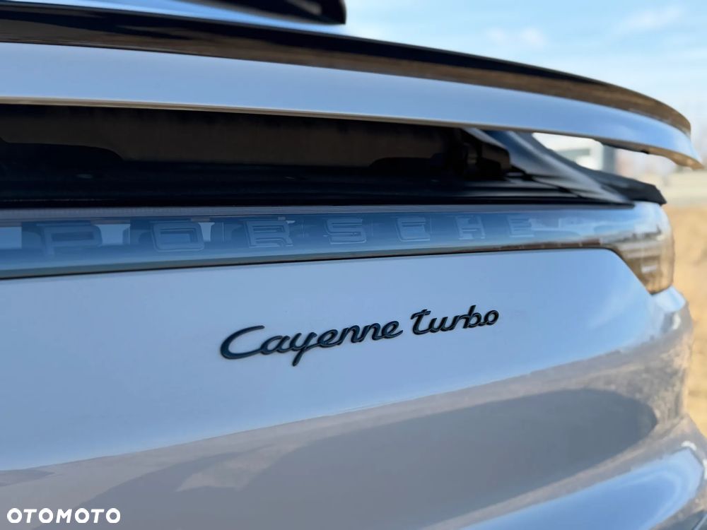 Porsche Cayenne Turbo - 13