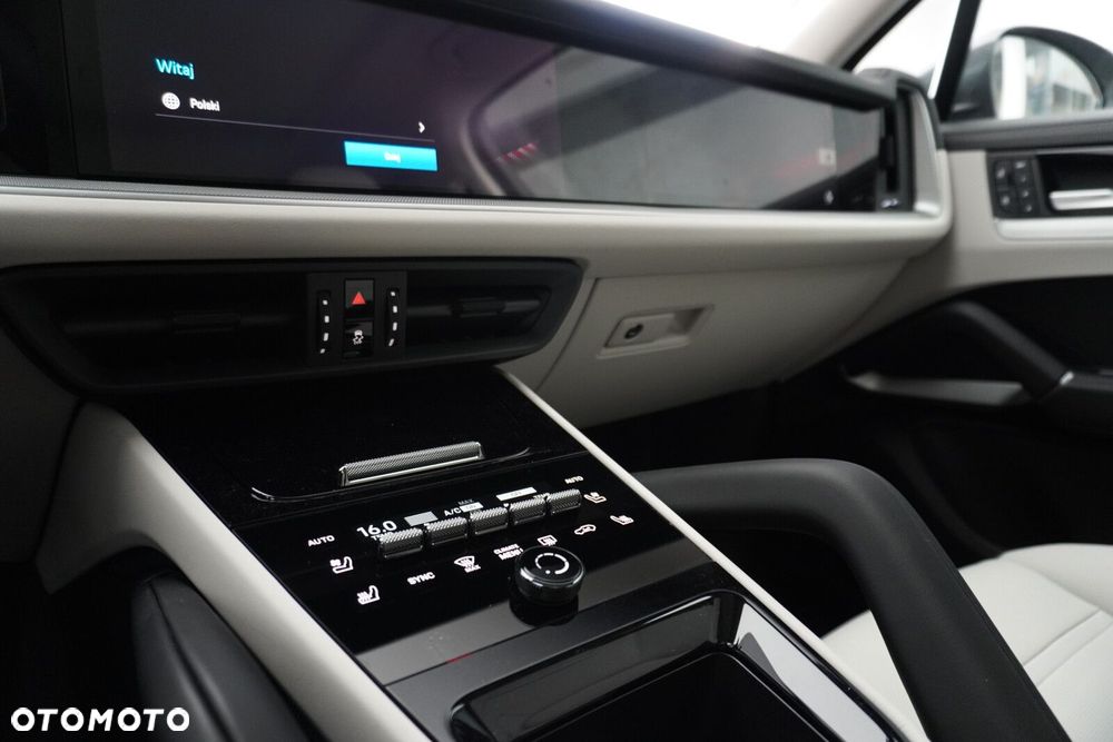 Porsche Cayenne - 15