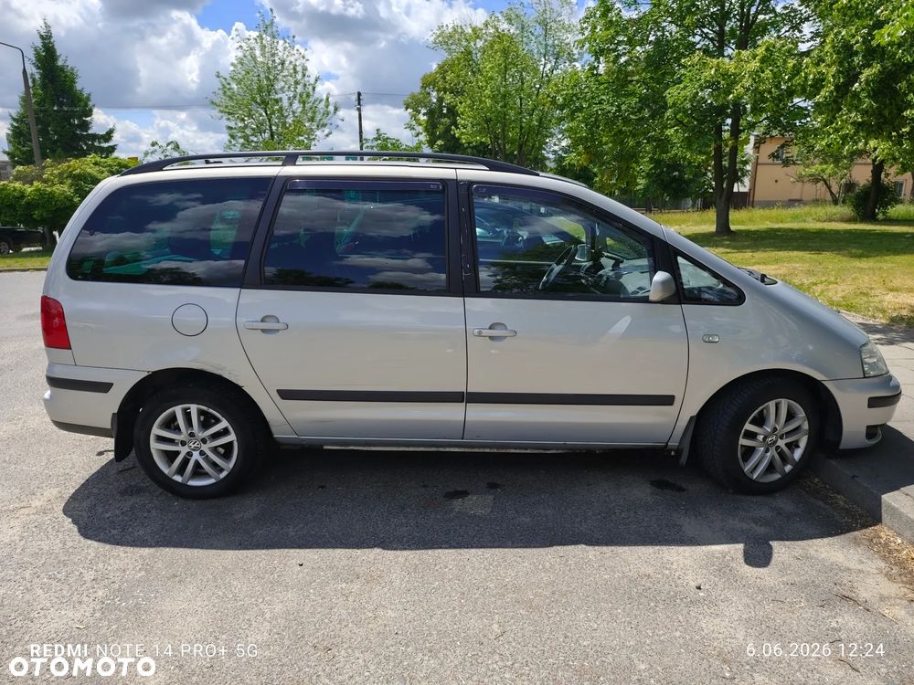 Volkswagen Sharan 1.9 TDI Comfortline - 4