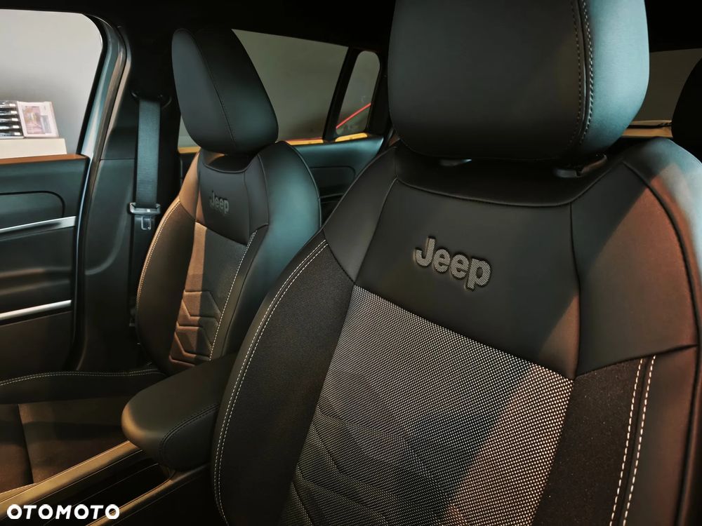 Jeep Avenger 1.2 T3 mHEV Summit FWD eDCT6 - 17