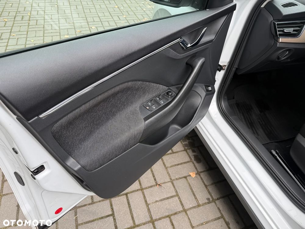 Skoda Kamiq 1.0 TSI Style DSG - 17