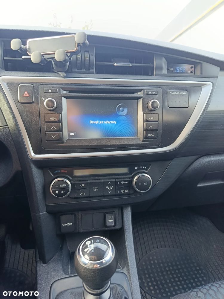 Toyota Auris 1.6 Active - 9