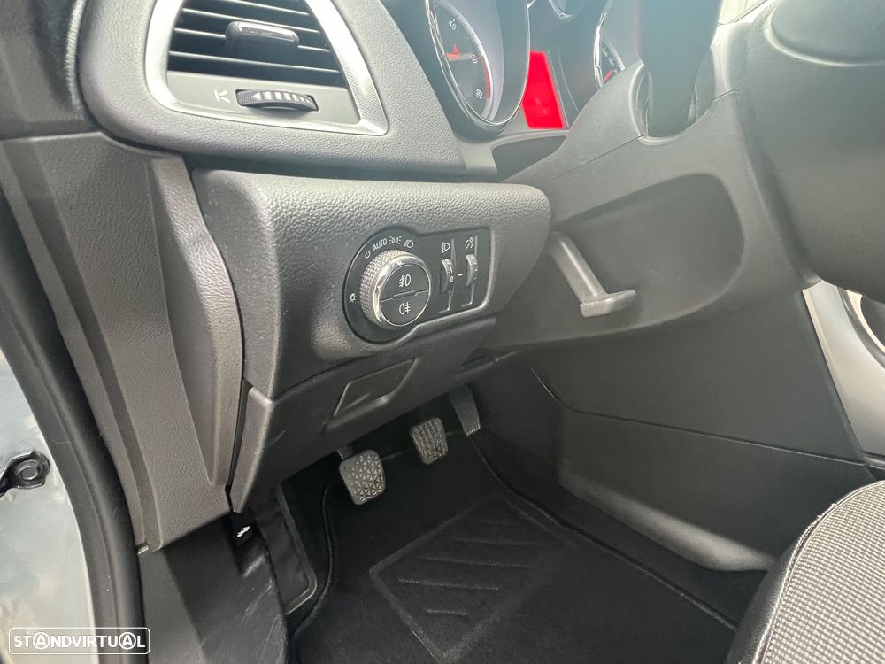 Opel Astra 1.7 CDTi Cosmo - 12