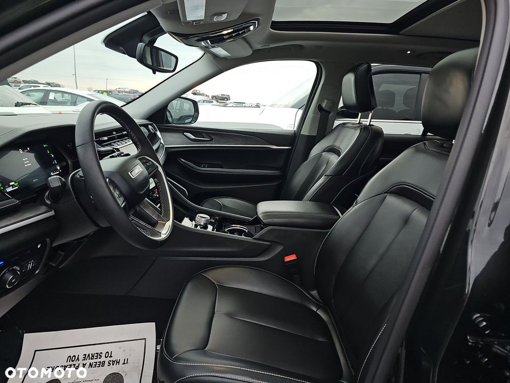 Jeep Grand Cherokee - 8