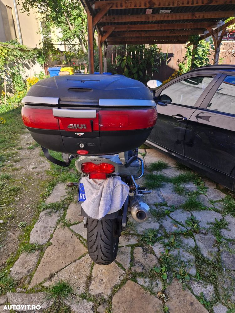 Suzuki GSR 600S - 3