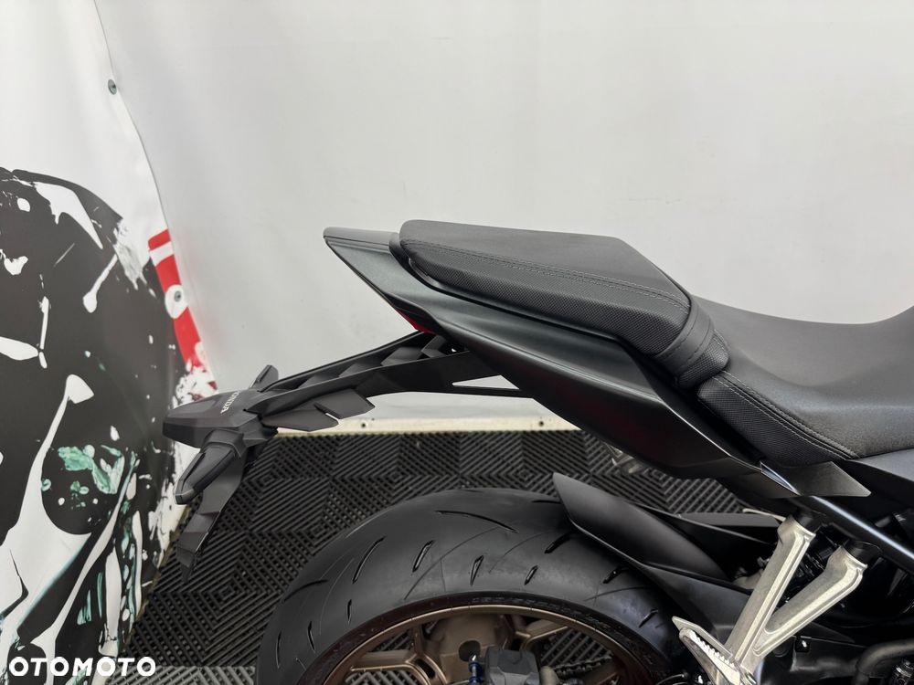 Honda CB - 27