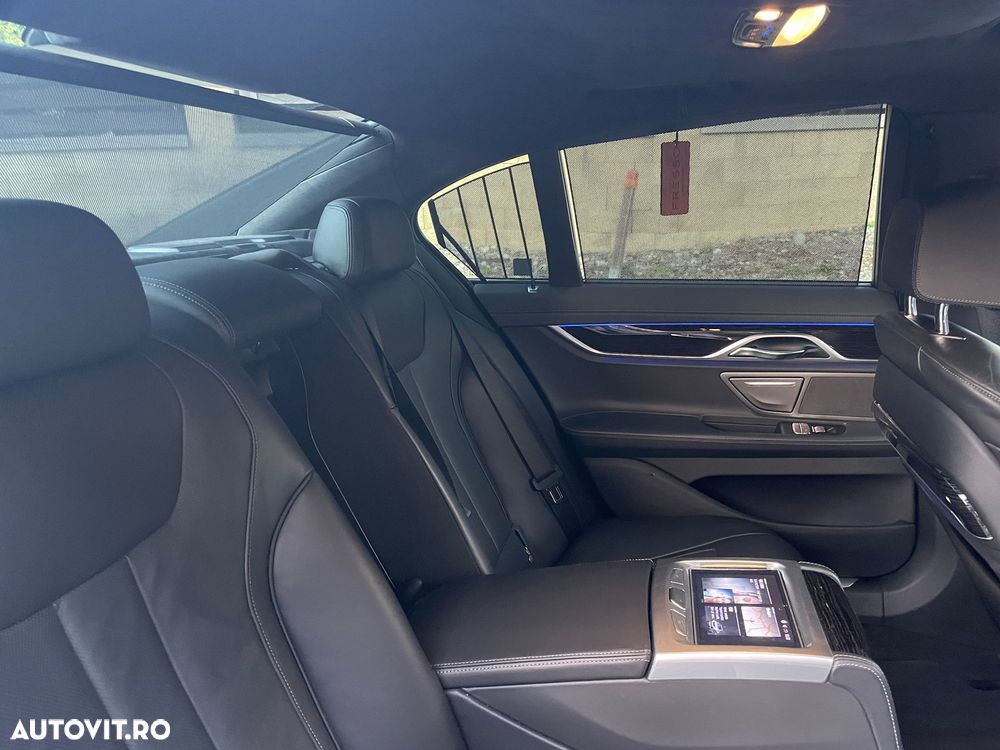 BMW Seria 7 740d xDrive - 30