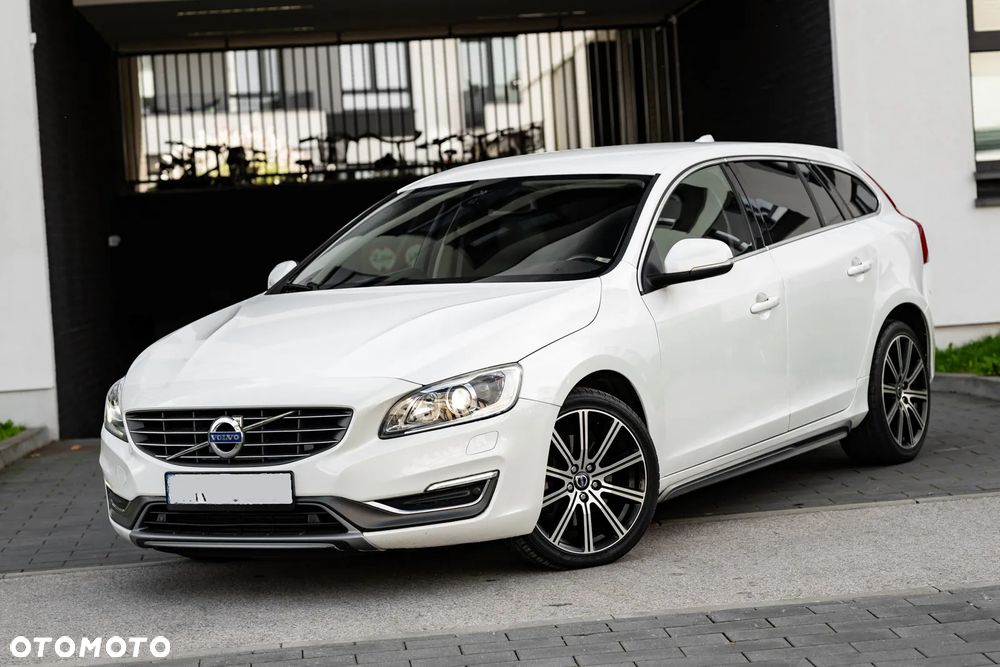 Volvo V60 D4 AWD R-Design Summum - 6