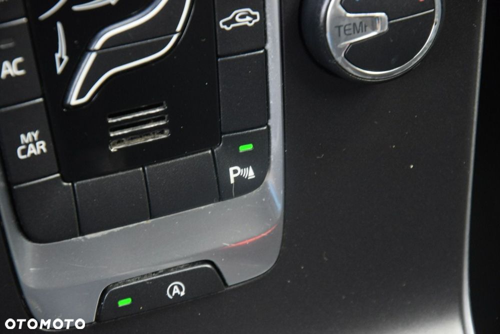 Volvo V40 D2 Kinetic - 27