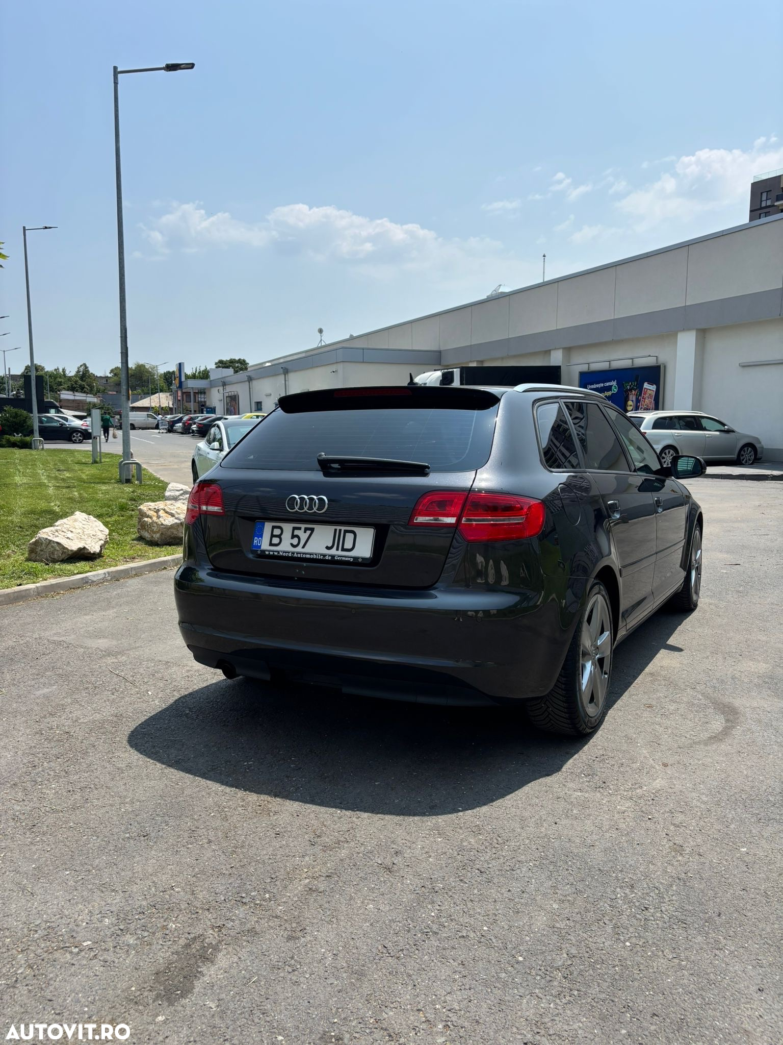 Audi A3 2.0 TDI Sportback DPF (DSG) S tronic Ambition - 8