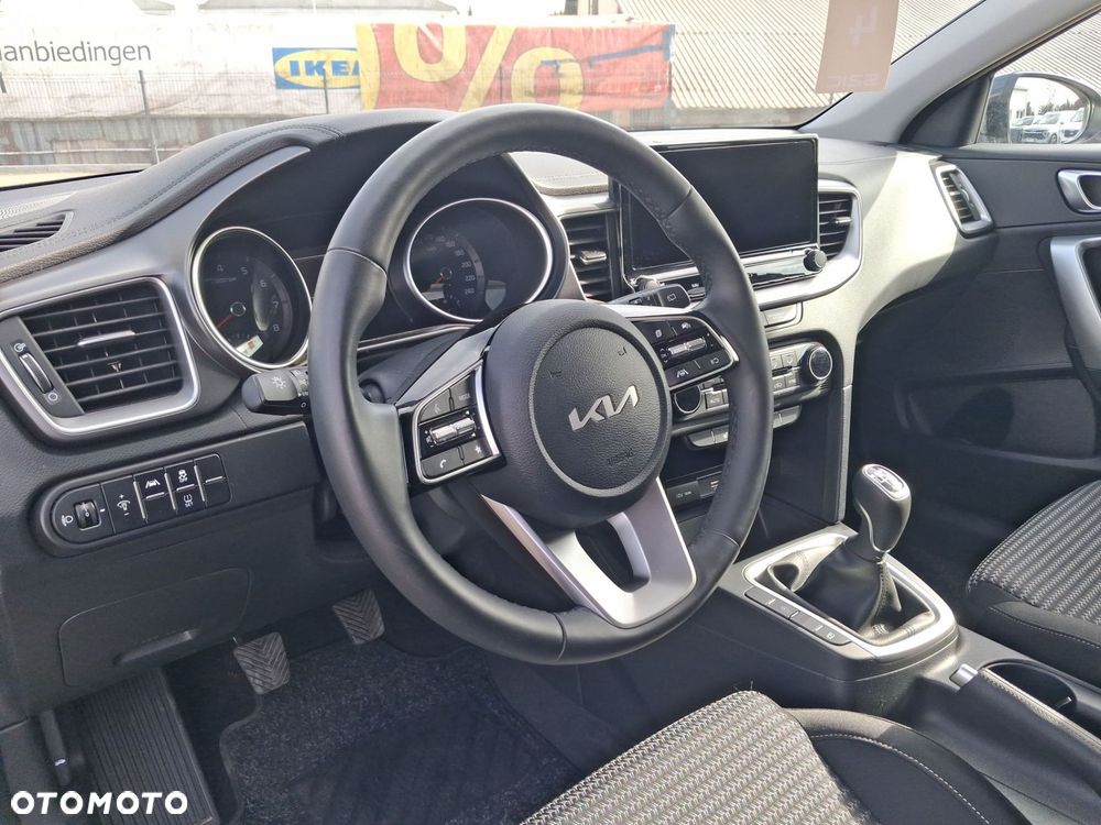 Kia XCeed - 10