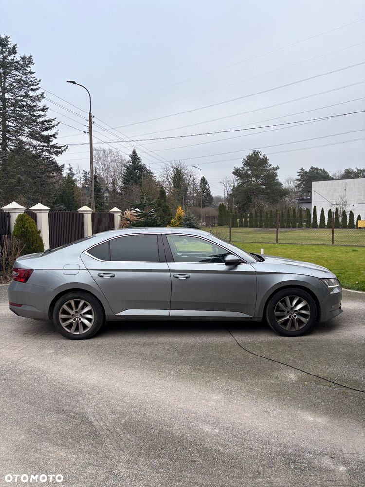 Skoda Superb 1.5 TSI Style DSG - 4