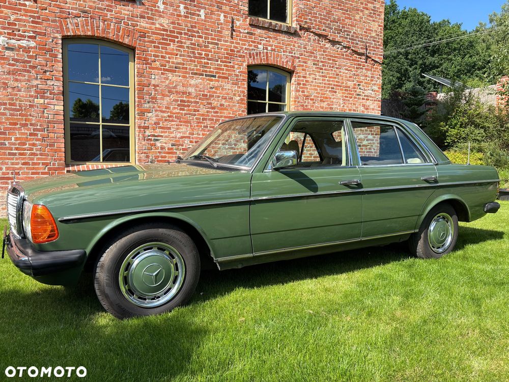 Mercedes-Benz W123 - 2