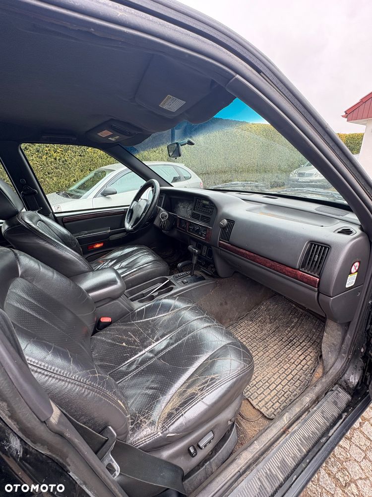 Jeep Grand Cherokee - 16