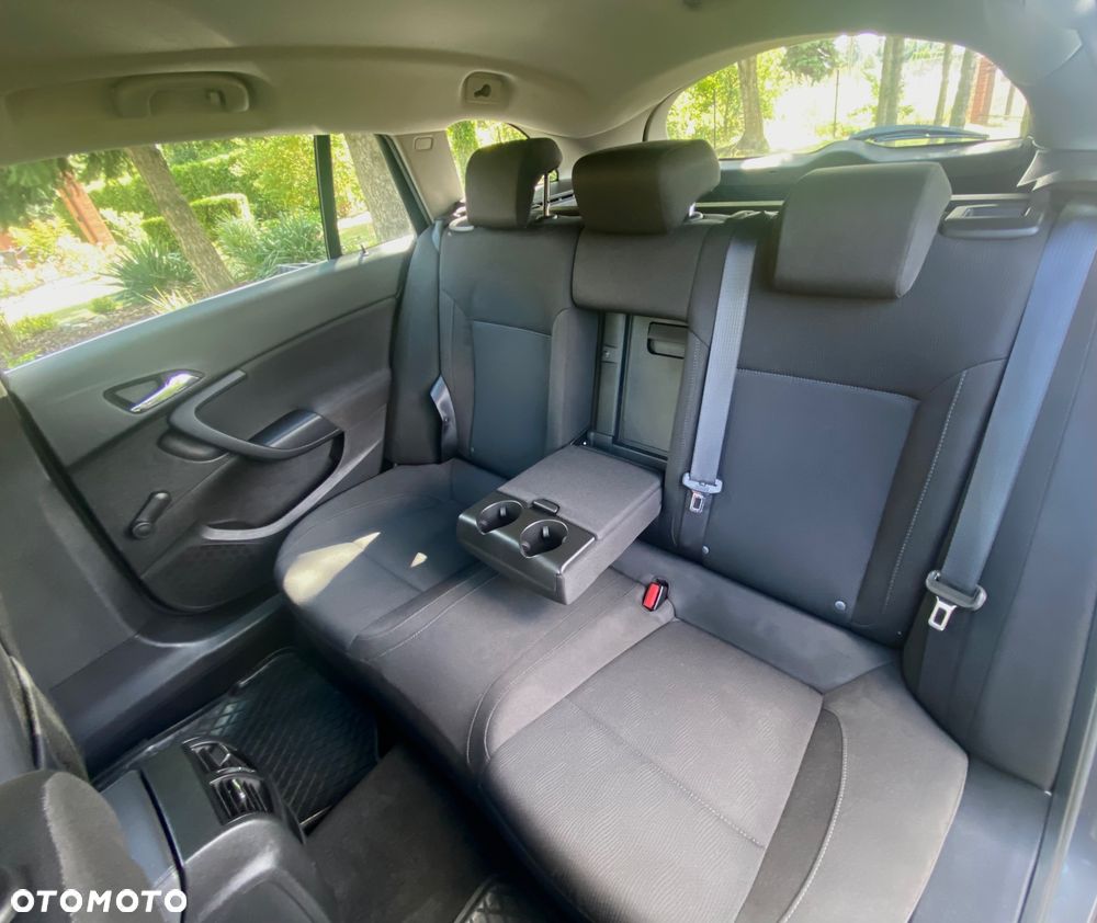 Opel Insignia 1.8 Sport - 12